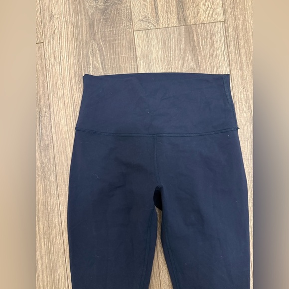 Lululemon Women’s Navy Blue Align 7/8 Leggings Size 6 - Picture 2 of 4
